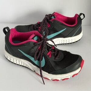 Nike Women's Wild Trail 643074-001 Black Lace Up Running Athletic Shoes Size 7.5